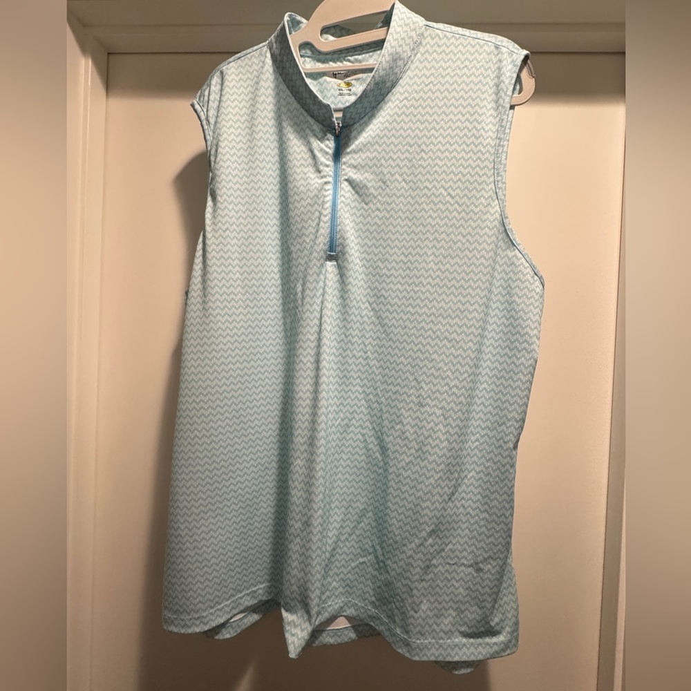 Greg Norman XXL Light Blue & White Sleeveless Women's Top Chevron design